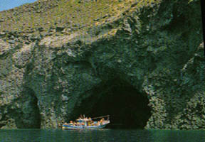 Filicudi, la grotta del Bue Marino.